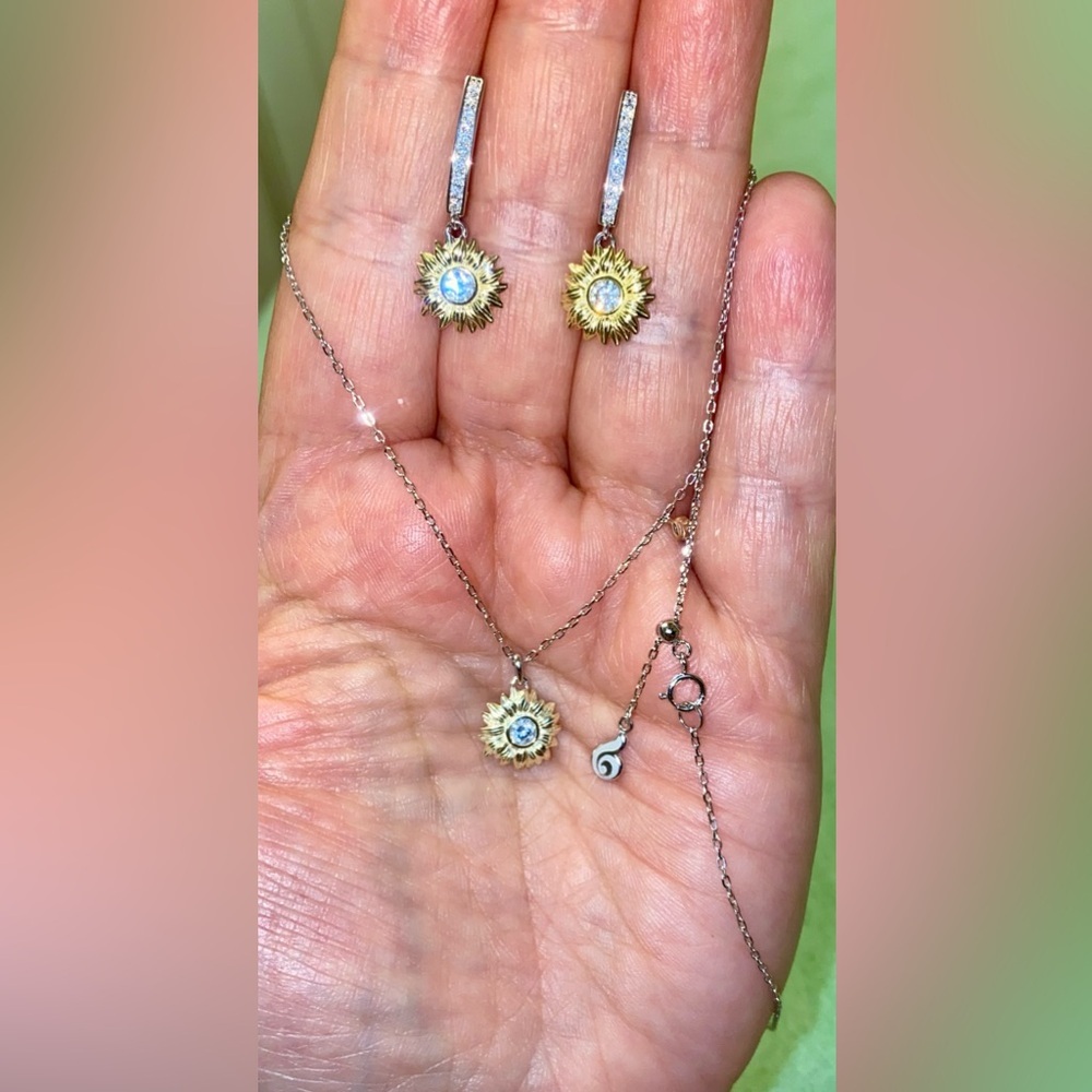 Sunflower 🌻 Pendant Necklace and Earrings Set - Gold and 925 Sterling Silver